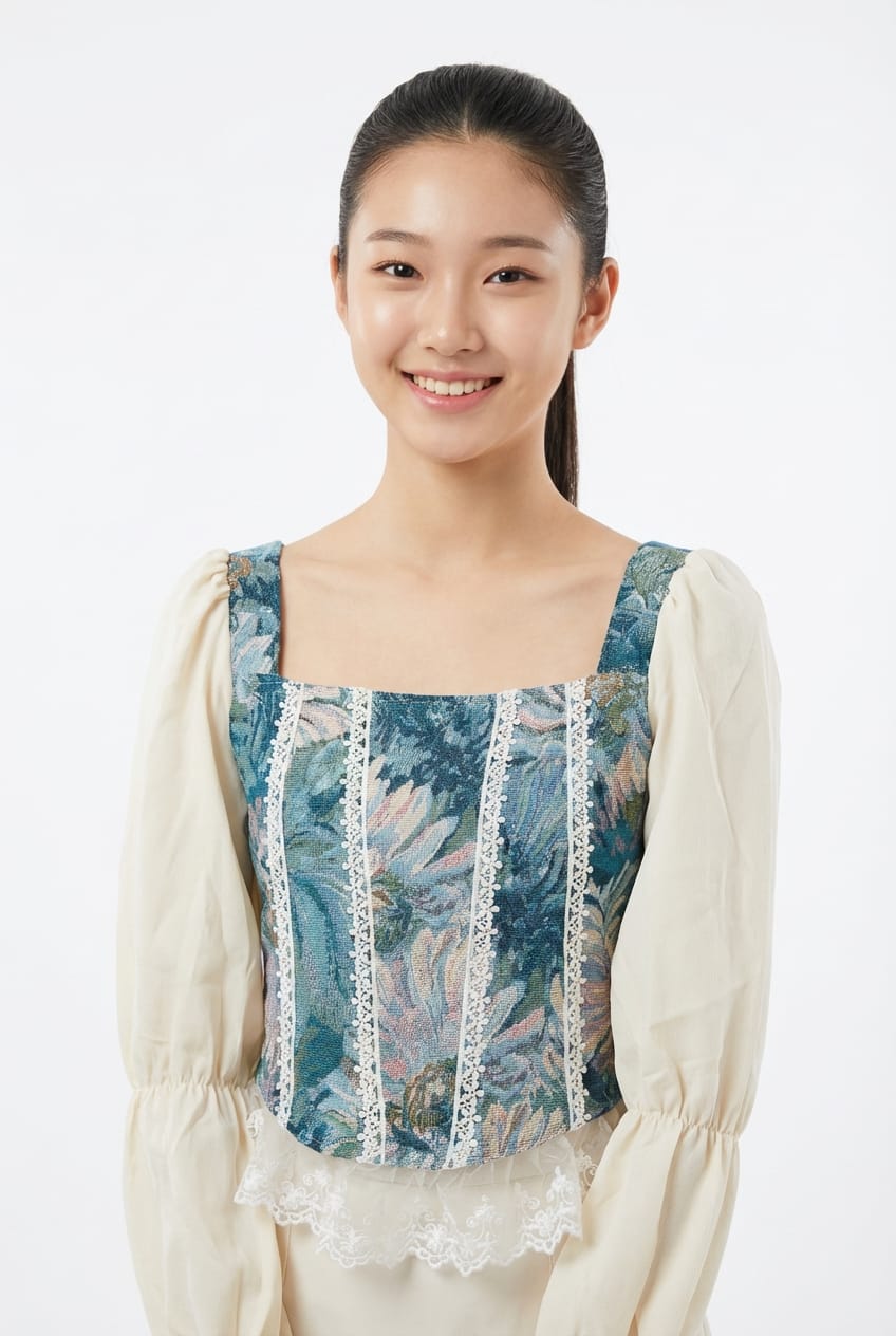 Women’s Elegant Square Neck Printed Top (Vintage Style – Black &amp; White Sleeves)